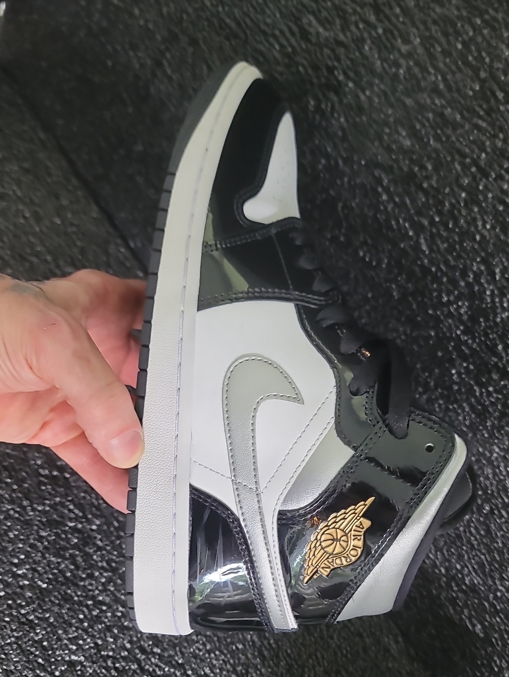 Nike Air Jordan 1 Mid SE "Metallic Silver/Metallic Gold" Mens 8 Fast Shipping - Picture 15 of 16